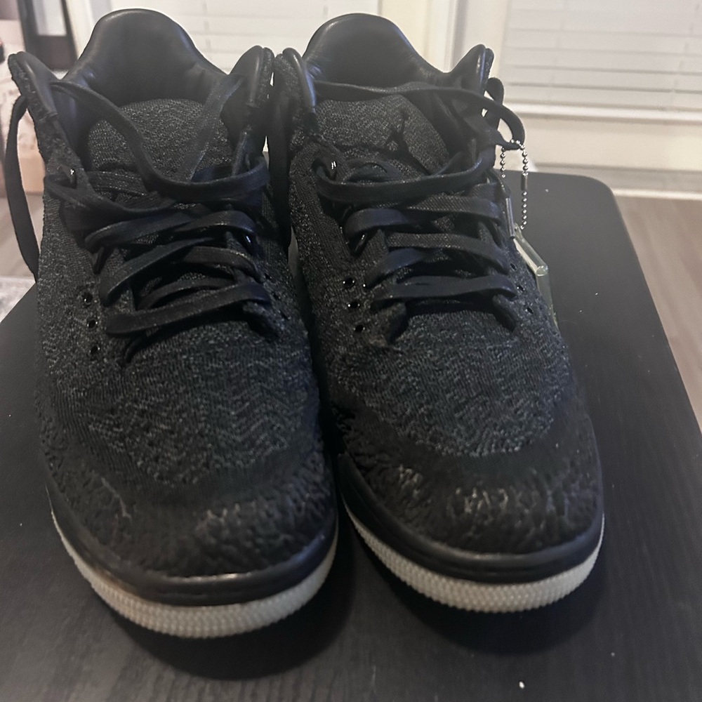 Jordan 3 Retro Flyknit - Picture 3 of 9